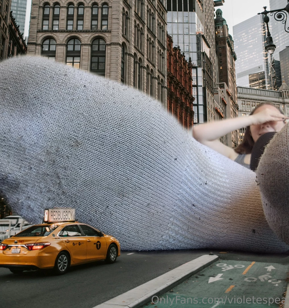 Sorry for the sockblock i guess this city can t handle a giantess haha 