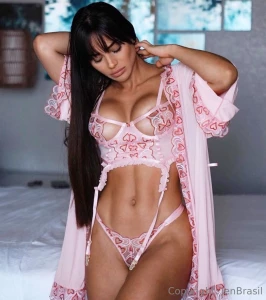 Lisandra_lezcano posts the best vids ever girl girl boy girl and much part 4