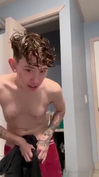 A cute little clip of me getting dressed this morning free since i ve 