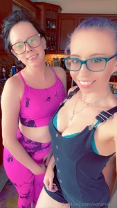 I ll be going live around 8pm est tonight on with my bestie