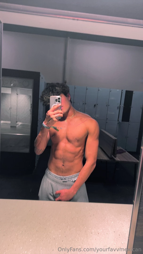 Hey sorry i didn t go live last night guys rescheduling for tonight 