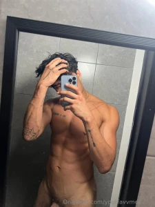 Who s stroking there shit rn