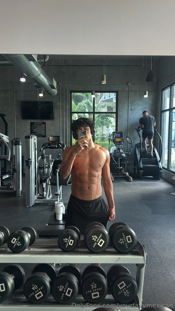 Who wants this hot sweaty meat 