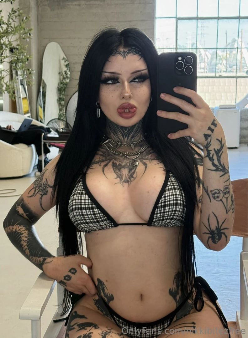 Squirt bundle in ur dms and on my wall lt 3 it s gonna be a wet hot 