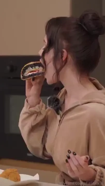 You often ask how much i love sushi rolls just watch this video 