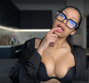 I know how to keep a secret but i also know how sweet it comes out part 1