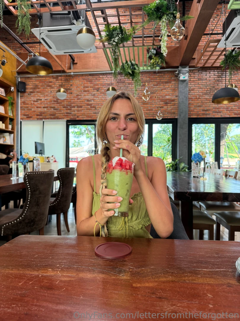 Daydreaming of a cute date any ideas in mind 