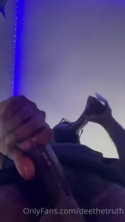 Horny af feed my holes amp suck in my toes 