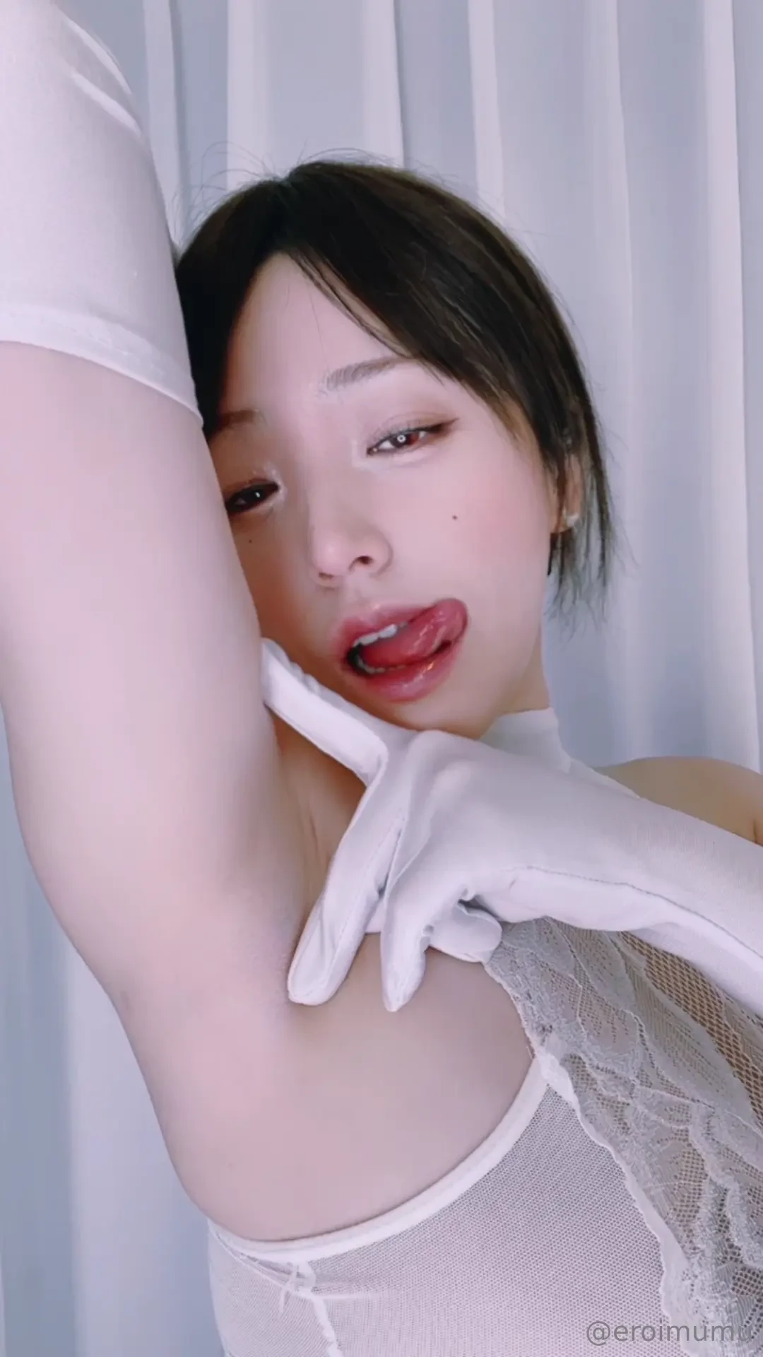 Hiiii long time no see 3 i was very busy at school btw i feel like a 