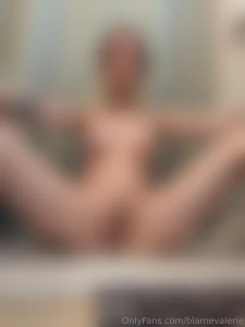 A blurry little tease for thirst trap thursday