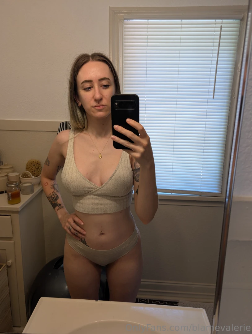 Slutty sunday mirror selfies for your viewing pleasure 