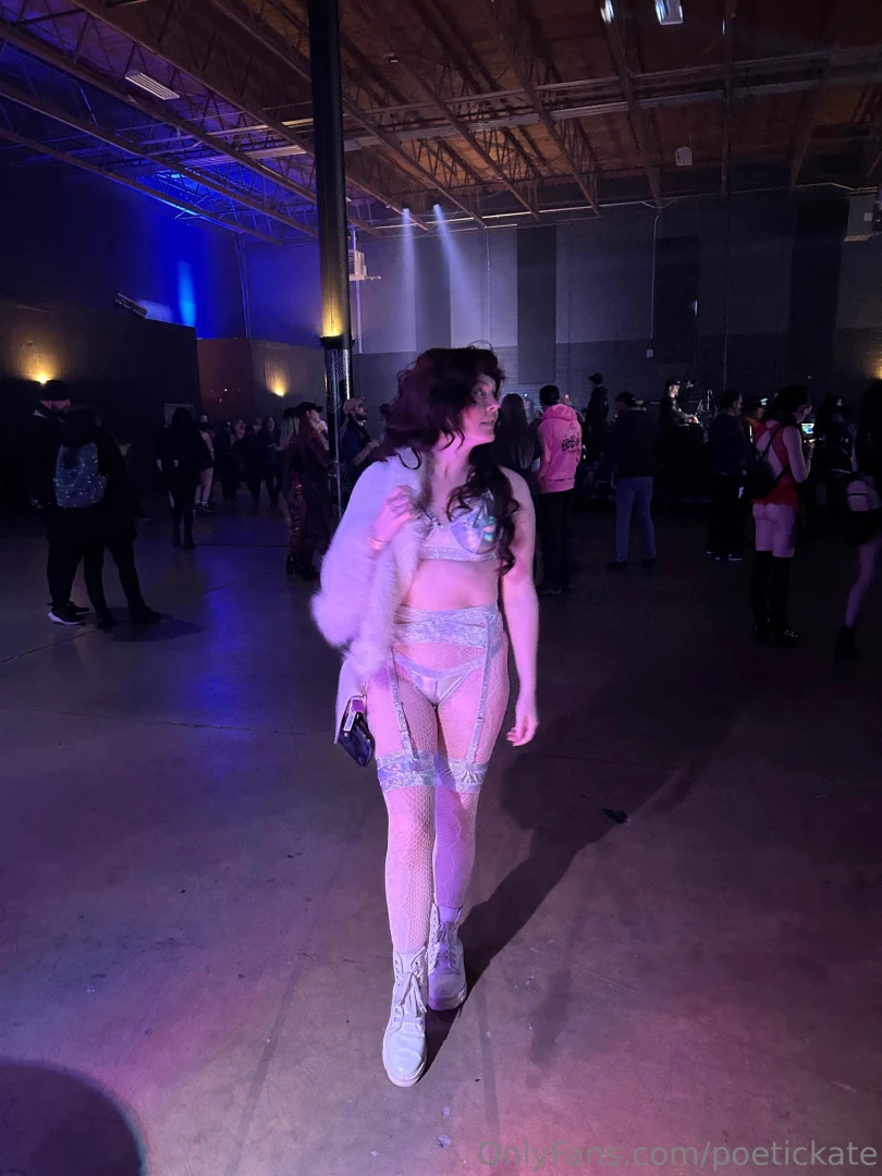 Took some fun titty pics last night tip 20 to see some boob pics and part 1 