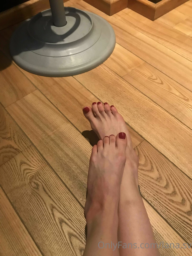 Would you rather a foot job or worship my feet 