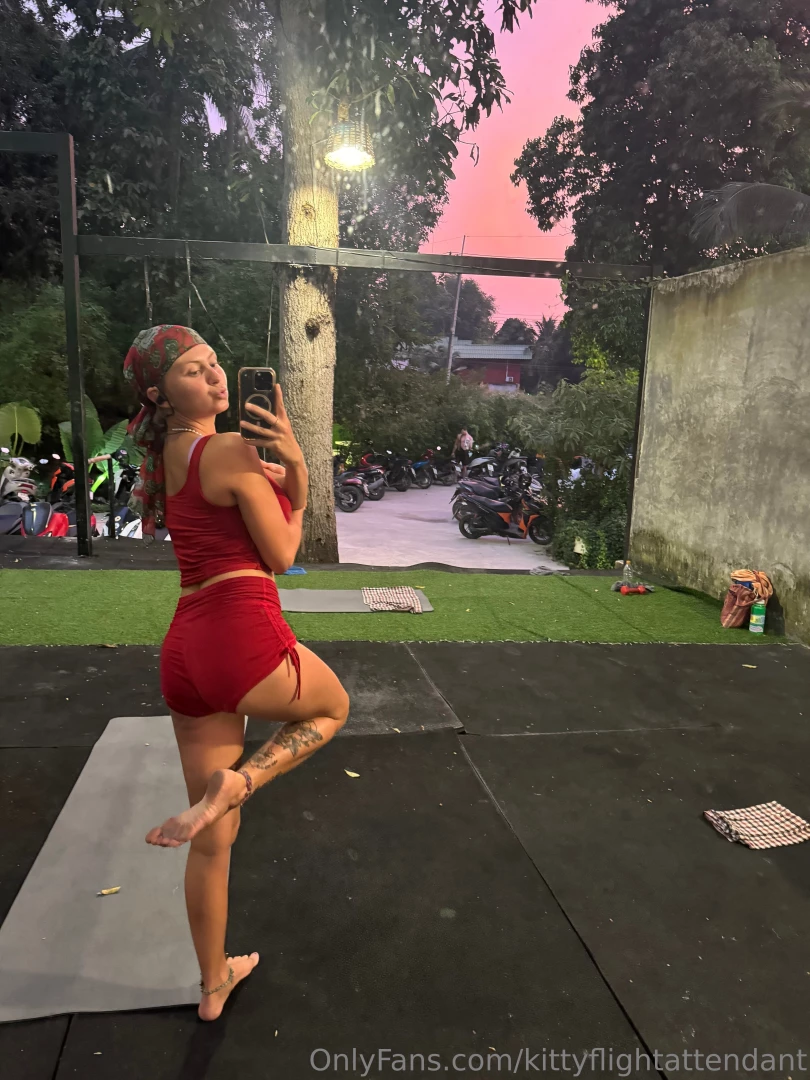 Peep the sunset at the gym 