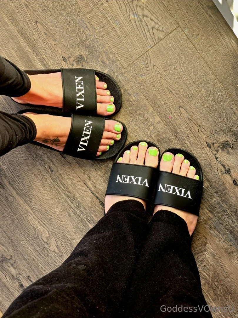 Matching pedicures with the hubs leo_rey who wants to be a good boy 