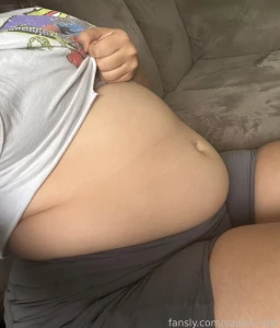 Bottom heavy thickthighs bigbelly bigtummy bloated fullbelly foodbaby part 4