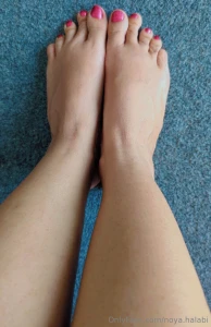 Don t you find my feet pretty