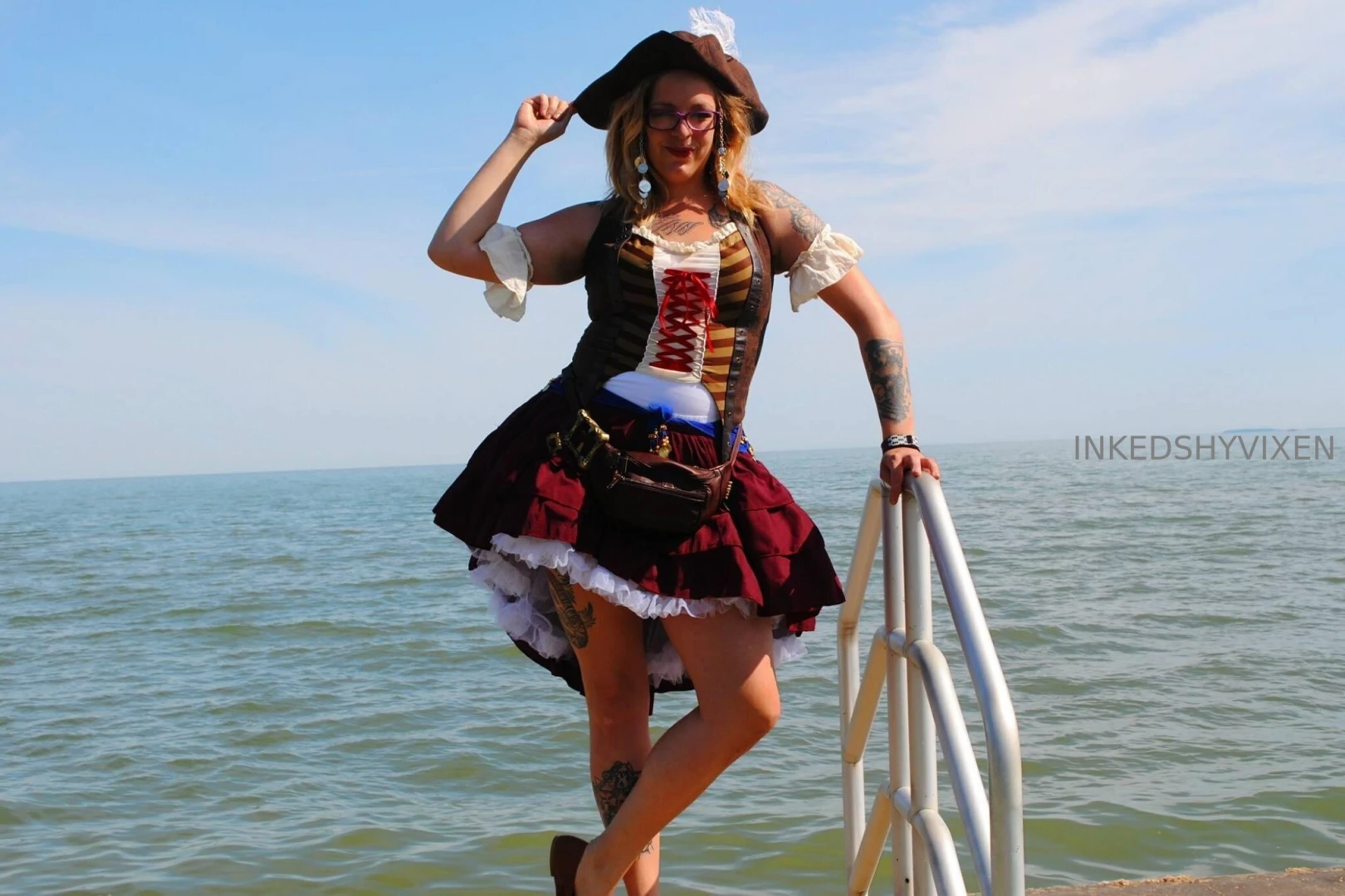 Call me captain violet i came for the gold but stayed for the glances 