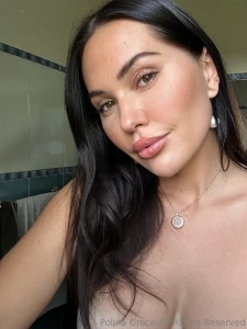 If you wanna see a classy natural girl next door go naughty check out