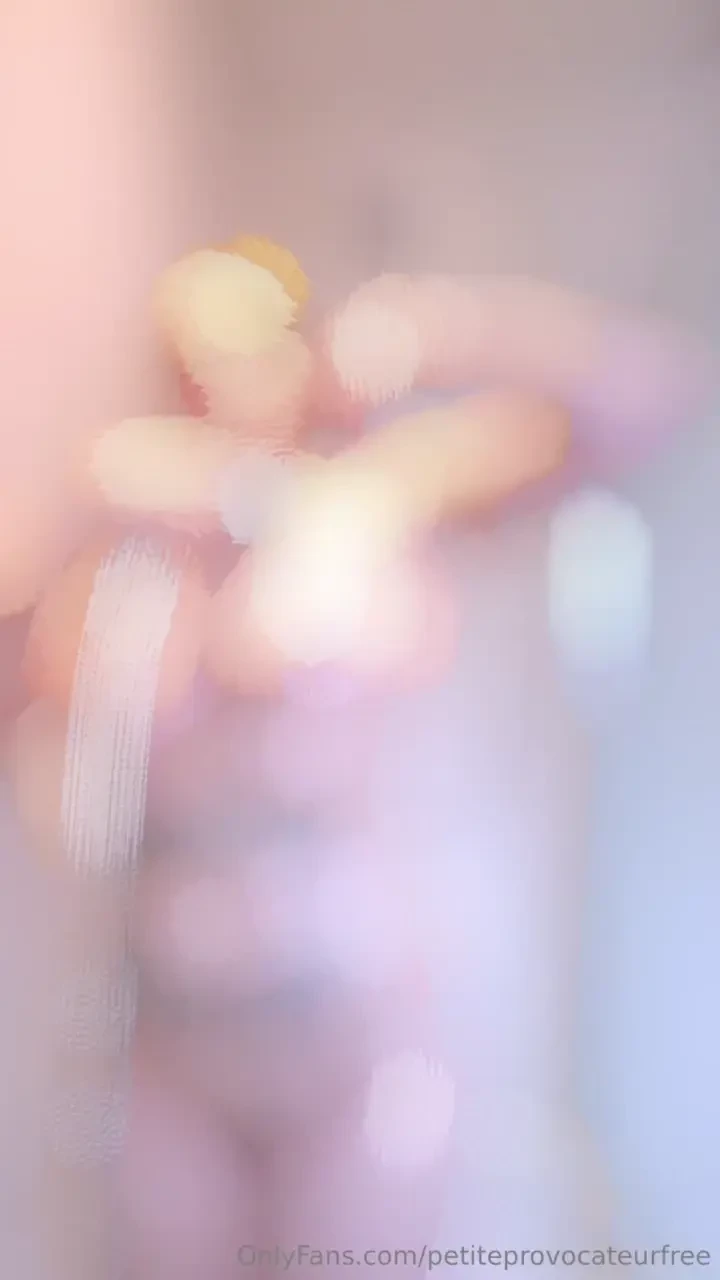 Uncensored on petiteprovocateur 