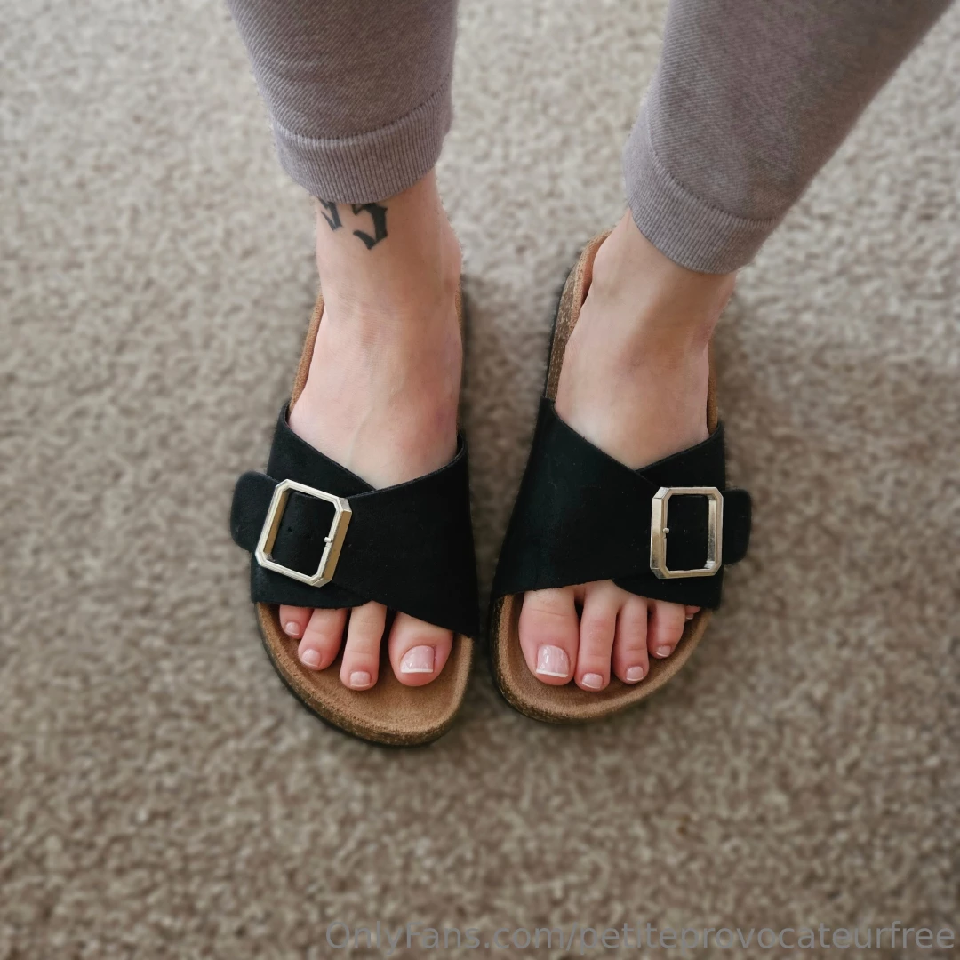 Do my feet look hot in these part 1 