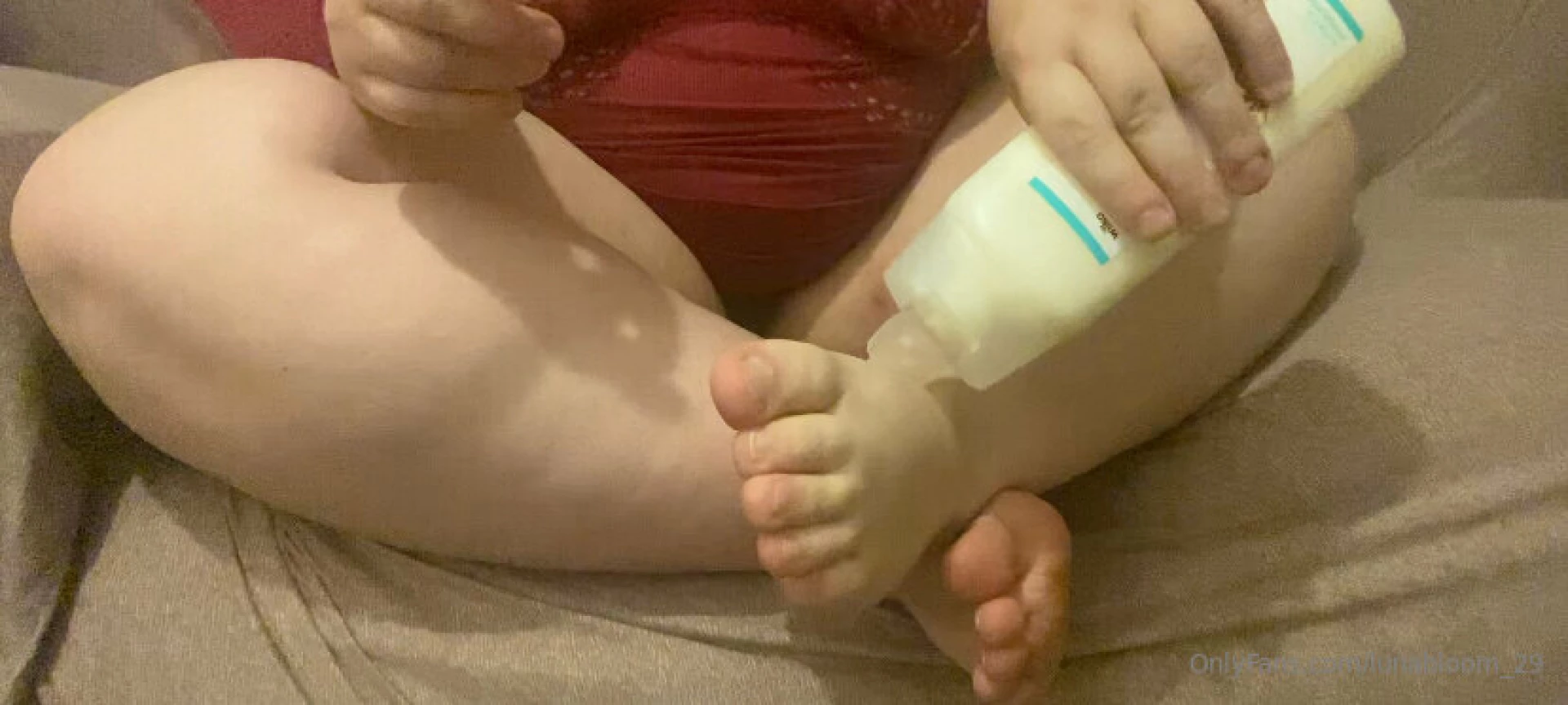 Ignoring you while i rub lotion on my feet 