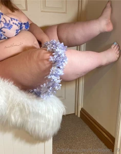 I love to wrap these legs around you part 1
