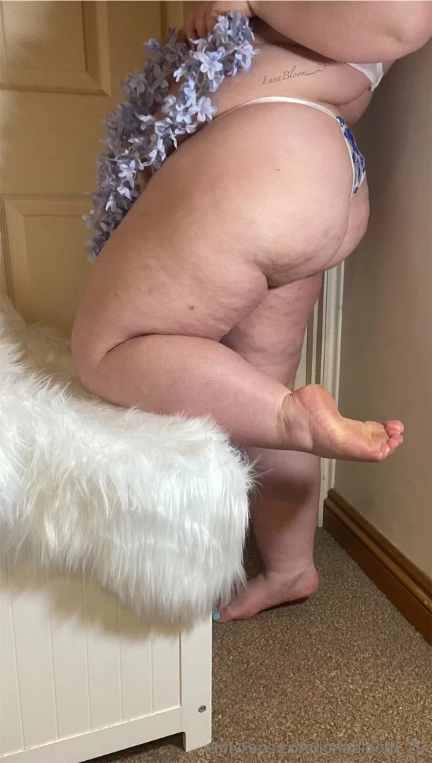 I love to wrap these legs around you 