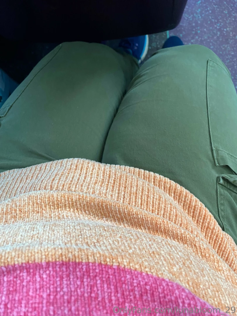 Comfy fall fit for some grocery shopping i wish i was sitting on your 