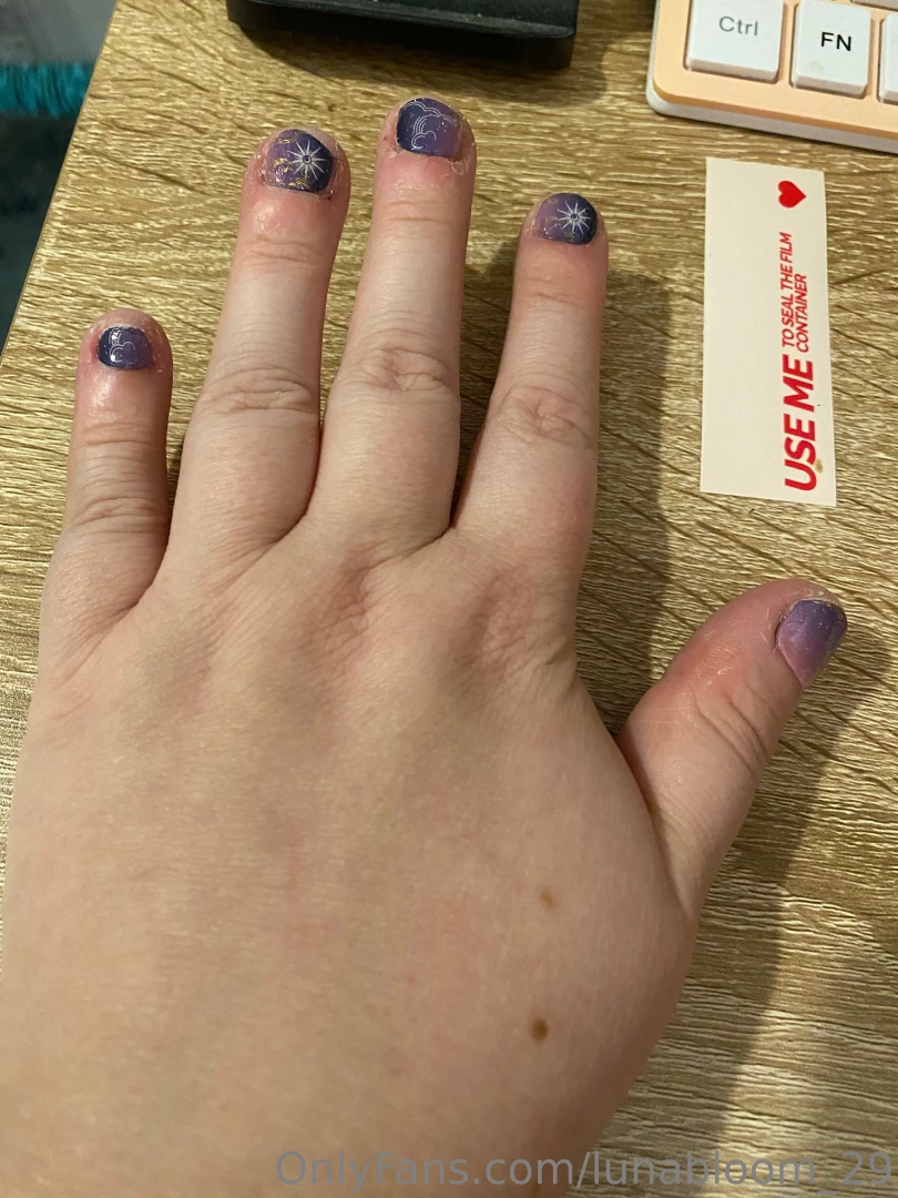 Do you like my nails i did them myself 