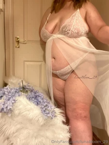 Good subs worship their goddess regularly with tributes