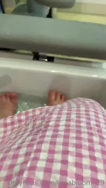 Sneaky video of me soaking my feet before my pedicure 