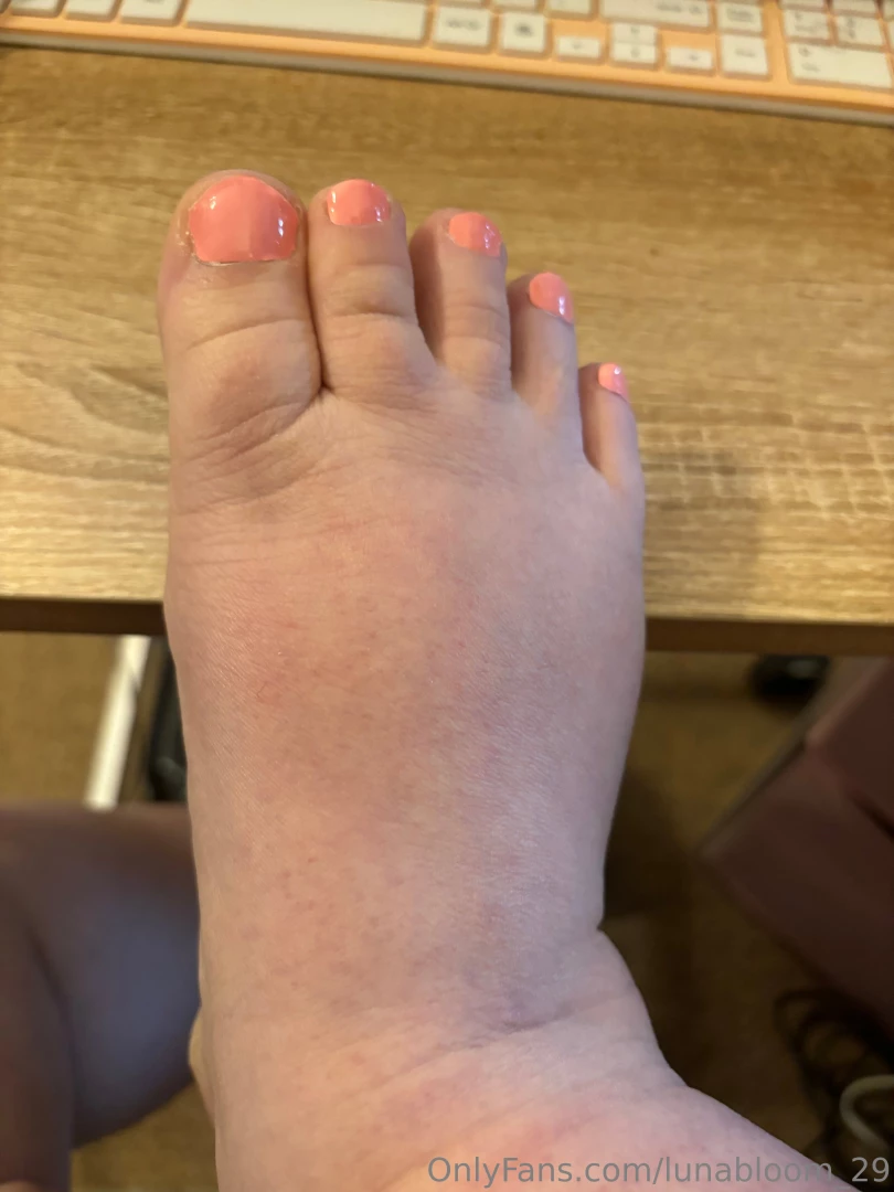 New toe nail colour 