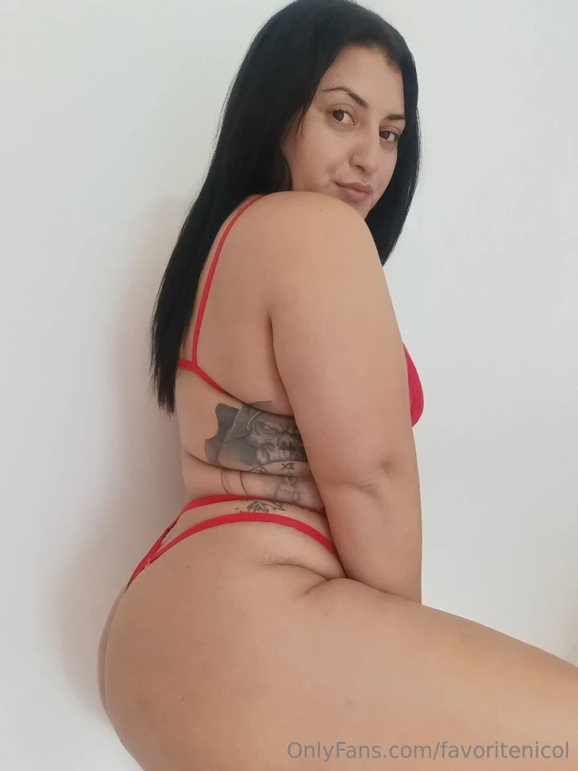 What do you think of the color red in me and my ass perfect for 