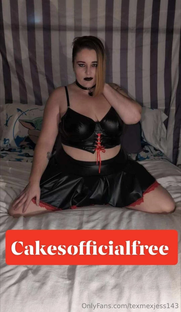 Come watch this naughty nerdy and needy texan wife play with her part 6 