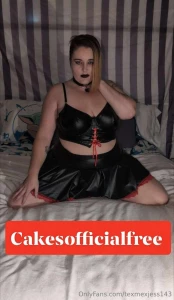 Come watch this naughty nerdy and needy texan wife play with her part 6