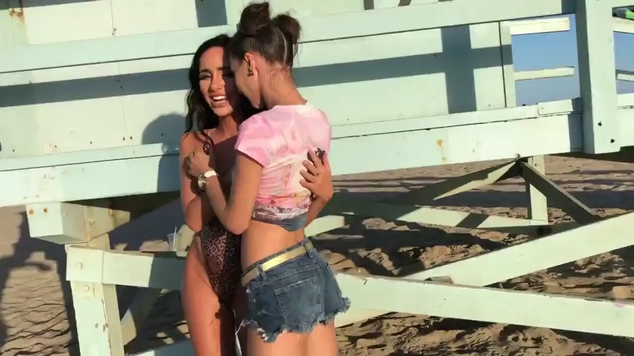 I like kissing girls part 1 