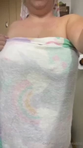 Just got out of the shower who wants me to take the towel off tip any