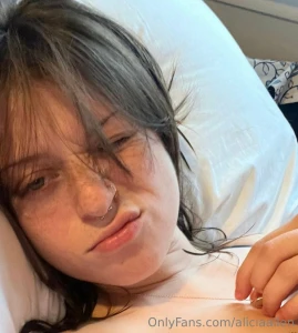 Y all were wrong i m not wearing panties lmao