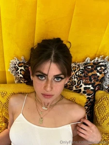 Im looking at you like this what you doing next hop in my dms and tell