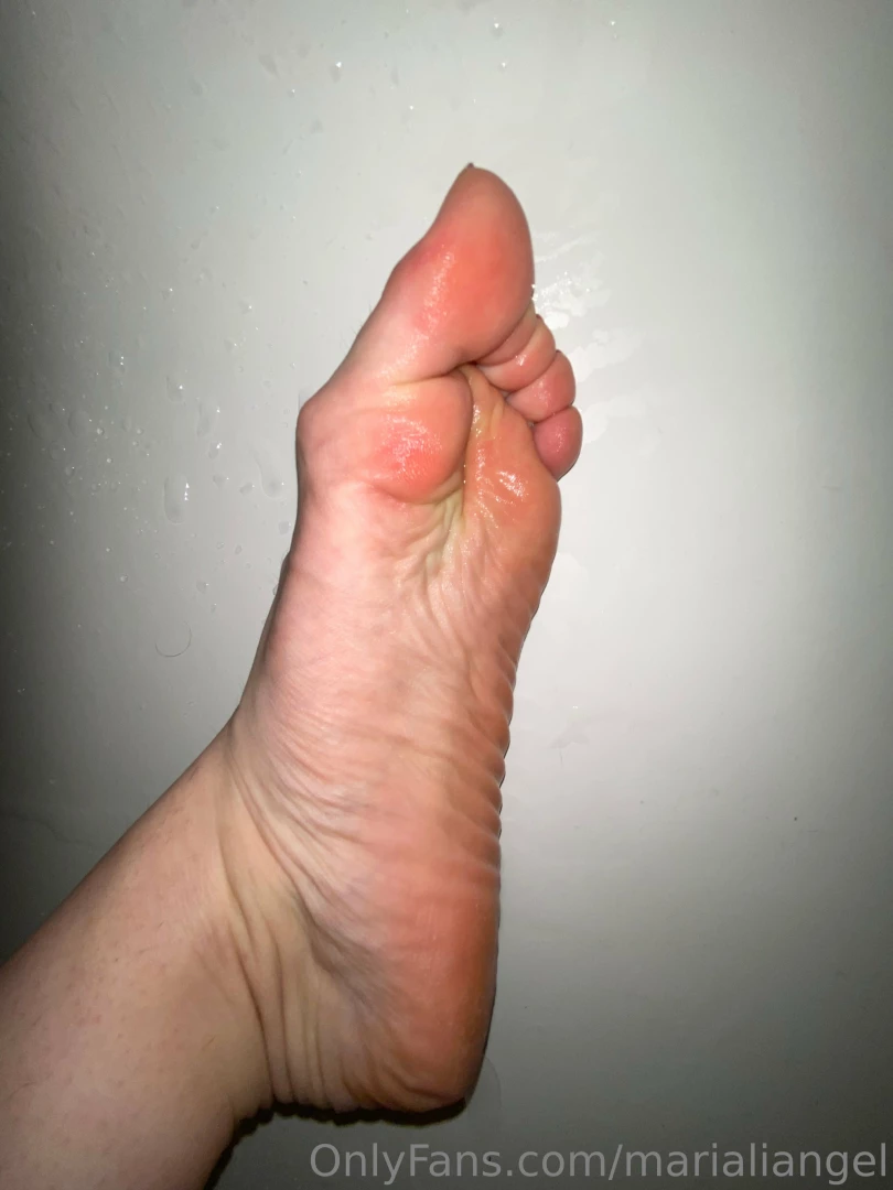 Wet feet are my fav 