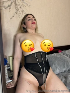 Dm me hello and ill send you the full set uncensored on my main page