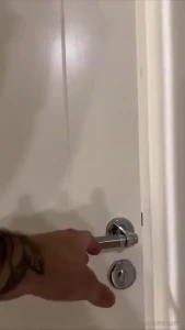 Me estaba ba ando y imcoyotteok me estaba espiando y no me di cuenta