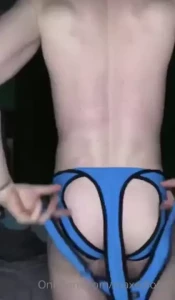 Oooooooo cak d almost at 200 fans which means ima post a fucking video