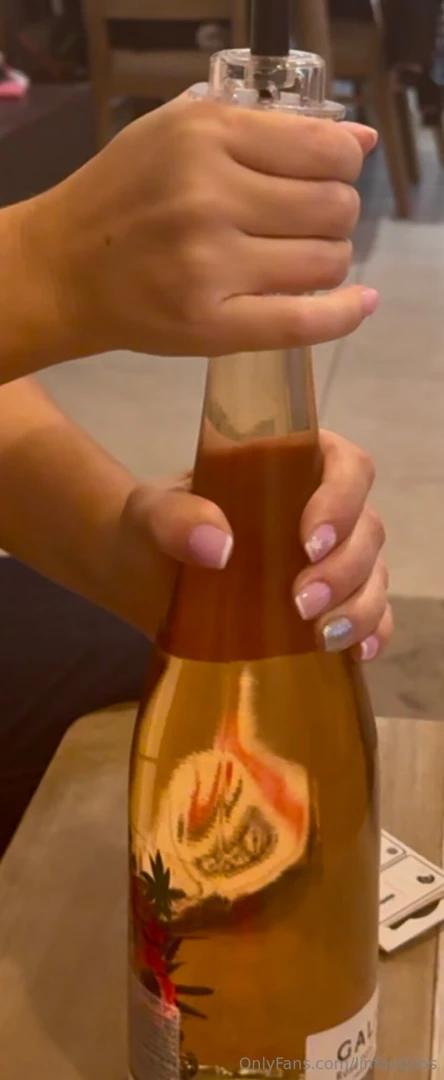 Who wants to replace the wine bottle with his dick 
