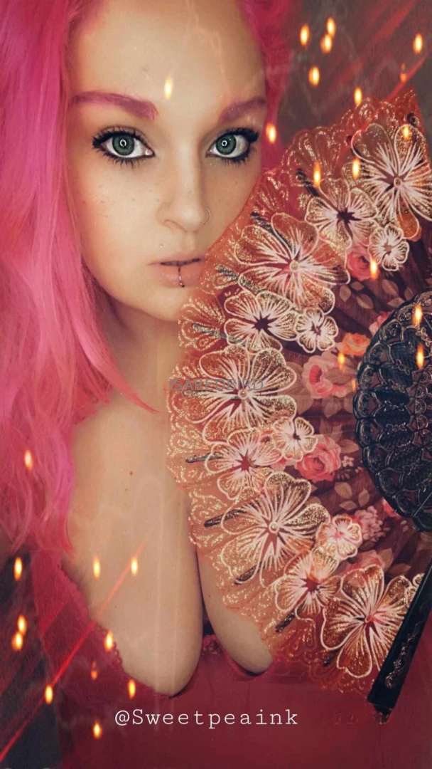 Oh hi i m sweetpeaink your next dirty nerdy alt girl bbw obsession 