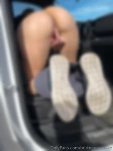 Fingering myself in the middle of the desert i can t believe how wet