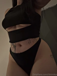 M m v echno po em tou