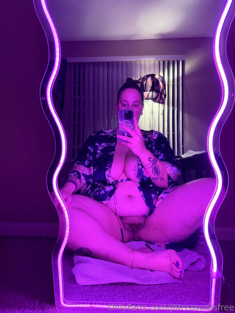 She s a phatty vip page on sale right now til end of month only 6 99 