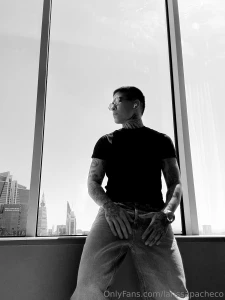 Even in black and white i m still beautiful part 1